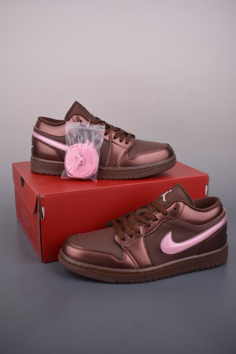 Air Jordan 1 Low 'Chocolate Brown' view