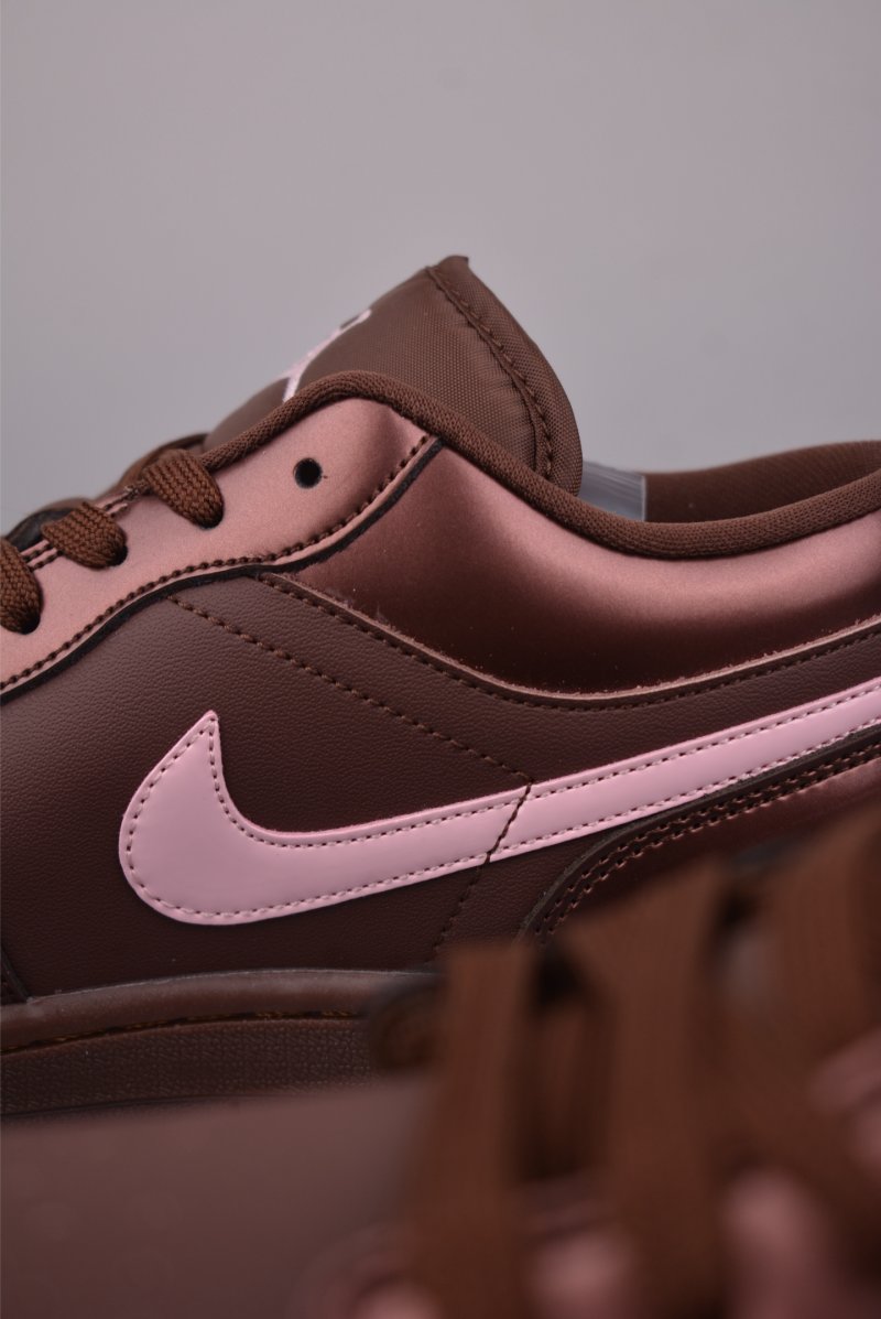 Air Jordan 1 Low 'Chocolate Brown' view