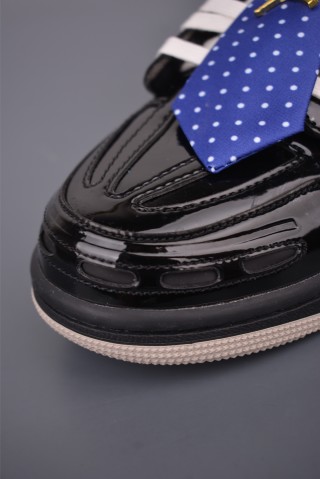 Air Jordan 1 Low 'Suit Tie' view 6