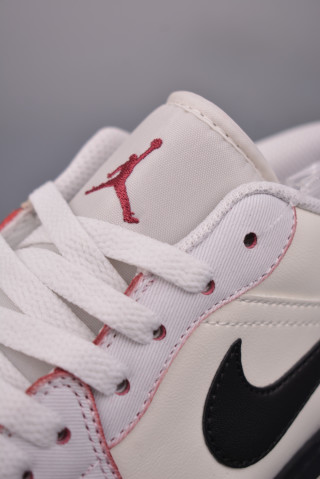 Air Jordan 1 Low 'White / Black' view 7