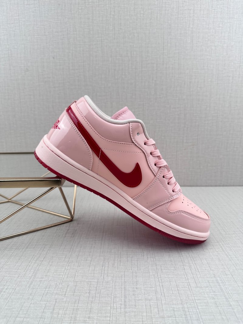 Air Jordan 1 Low 'Valentine's' view