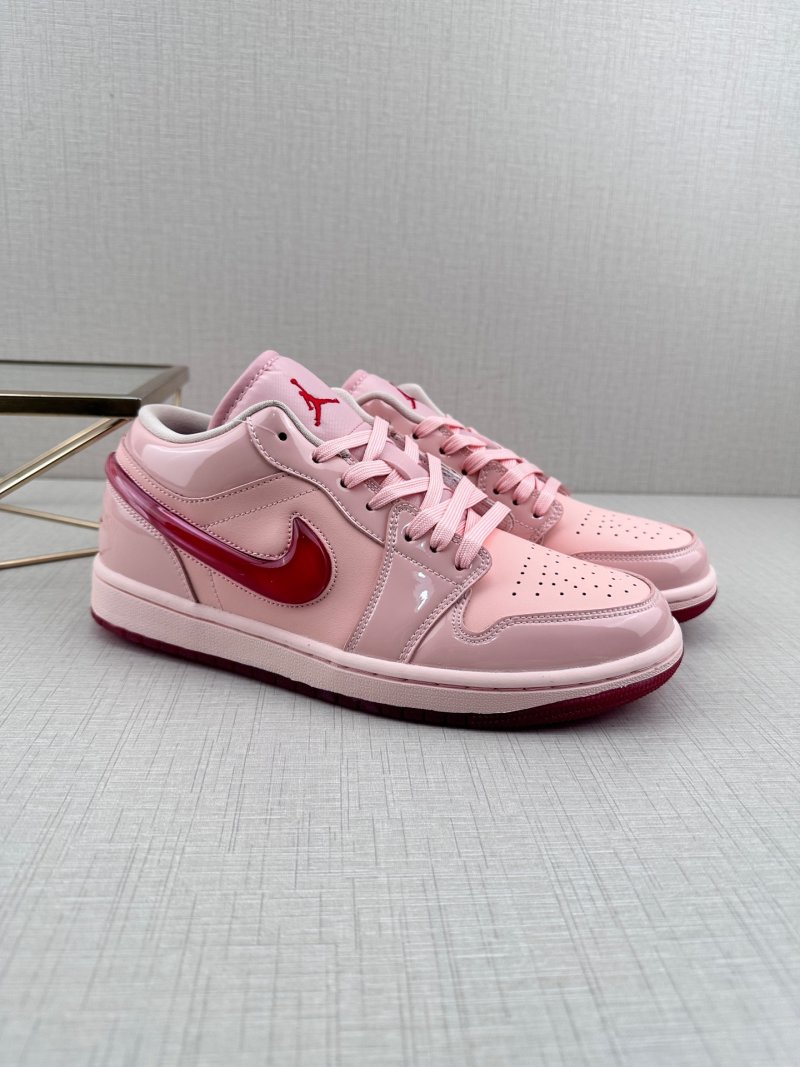 Air Jordan 1 Low 'Valentine's' view