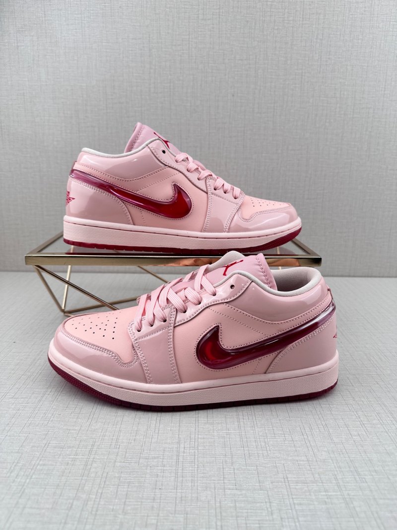 Air Jordan 1 Low 'Valentine's' view