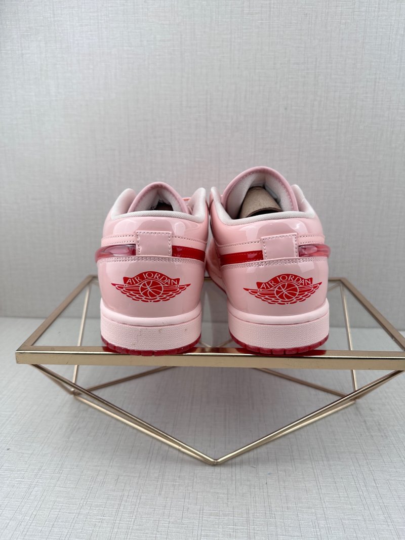 Air Jordan 1 Low 'Valentine's' view