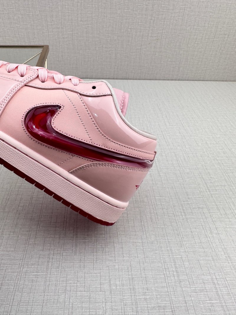 Air Jordan 1 Low 'Valentine's' view