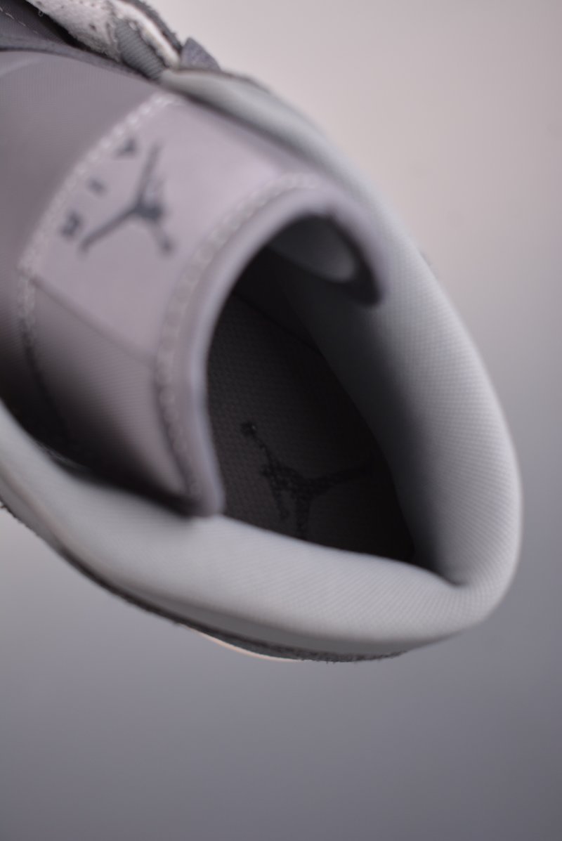 Air Jordan 1 Mid 'Smoke Grey' view