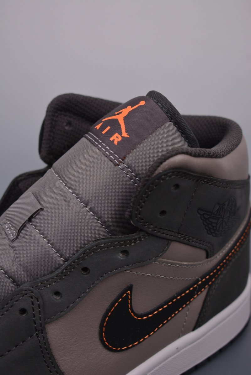 Air Jordan 1 Mid 'Black / Grey' view