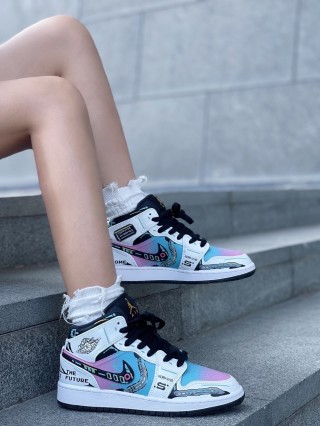 Air Jordan 1 Mid 'Cyberpunk' view 7