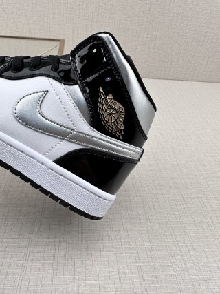 Air Jordan 1 Mid 'Black / White / Silver' view 8