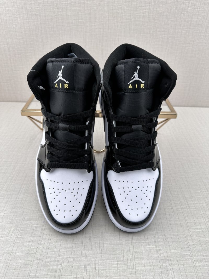Air Jordan 1 Mid 'Black / White / Silver' view