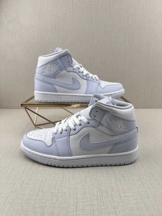 Air Jordan 1 Mid 'White / Light Blue' view 4
