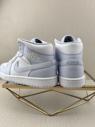 Air Jordan 1 Mid 'White / Light Blue' view 5