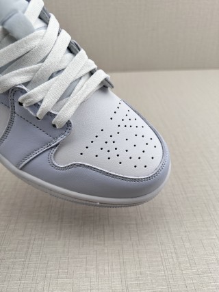 Air Jordan 1 Mid 'White / Light Blue' view 7