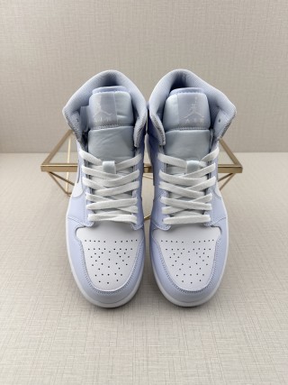 Air Jordan 1 Mid 'White / Light Blue' view 9