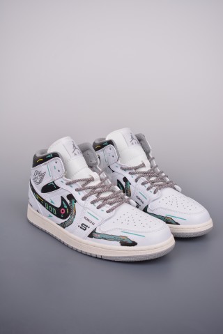 Air Jordan 1 Mid 'Cyberpunk' view 1