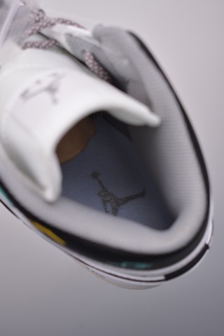 Air Jordan 1 Mid 'Cyberpunk' view 9