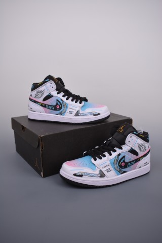 Air Jordan 1 Mid 'Cyberpunk' view 5
