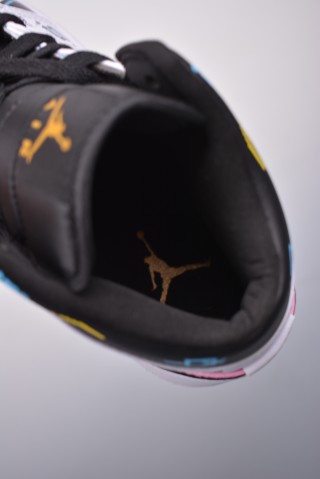 Air Jordan 1 Mid 'Cyberpunk' view 9