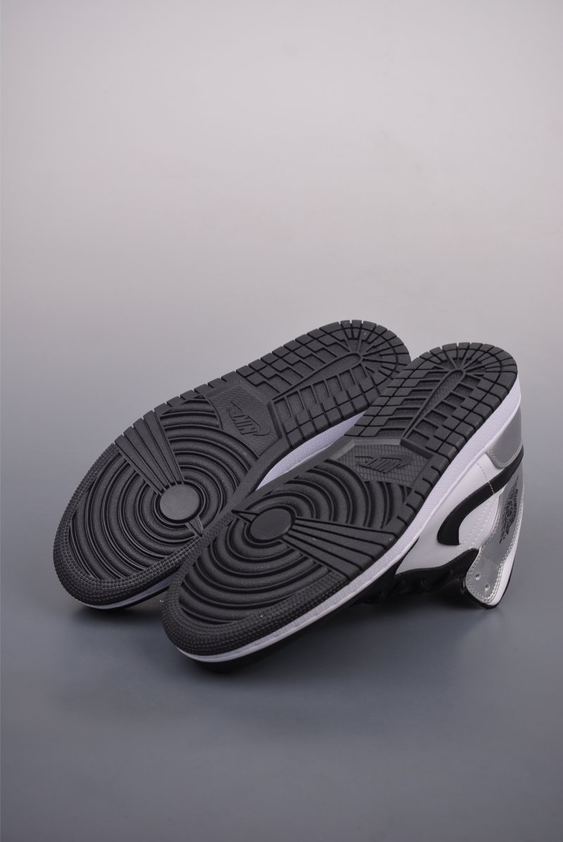 Air Jordan 1 Mid 'Black / Silver' view