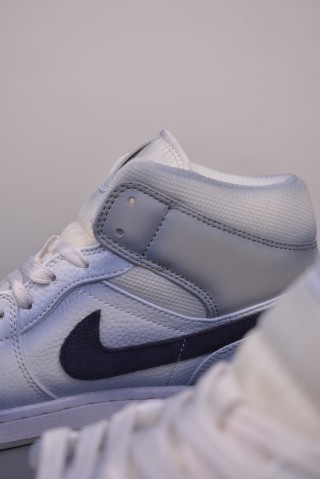 Air Jordan 1 Mid 'Monkey King' view 8