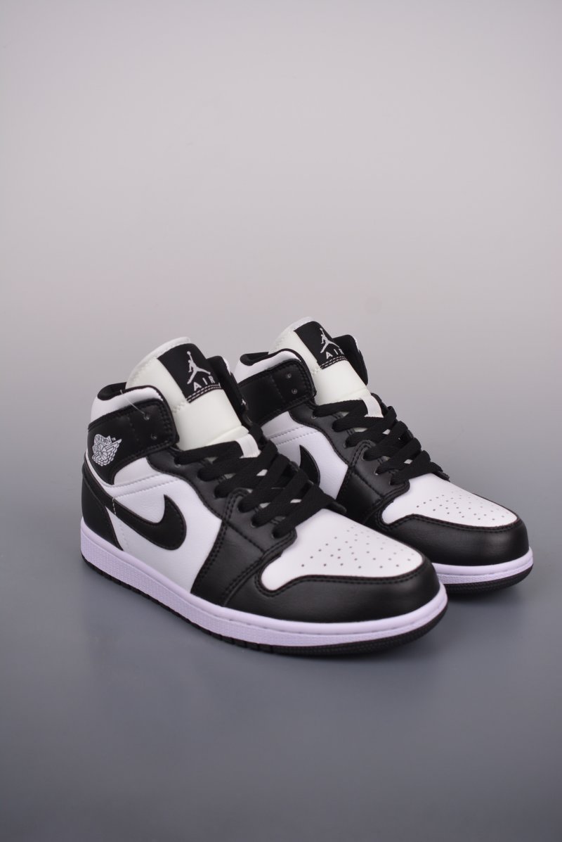 Air Jordan 1 Mid 'Panda'
