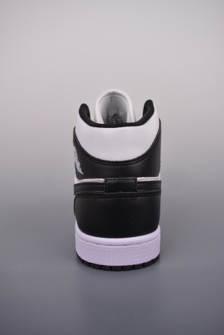 Air Jordan 1 Mid 'Panda' view 4