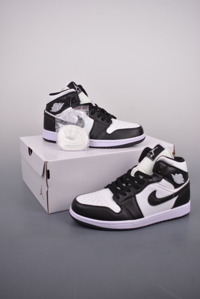 Air Jordan 1 Mid 'Panda' view