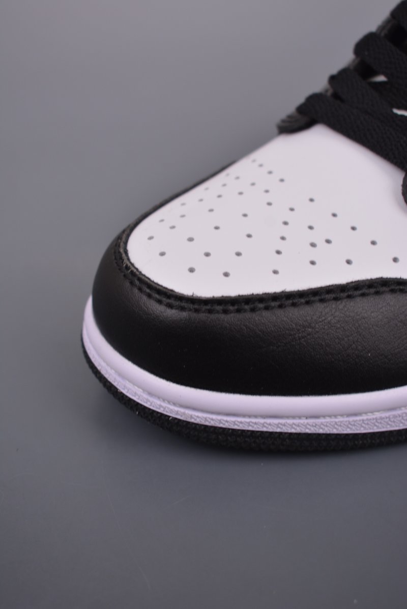 Air Jordan 1 Mid 'Panda' view
