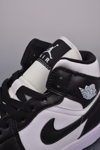 Air Jordan 1 Mid 'Panda' view 7