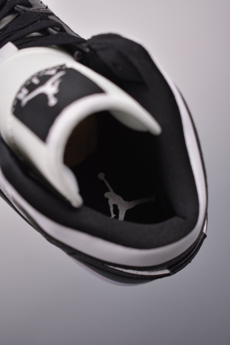 Air Jordan 1 Mid 'Panda' view