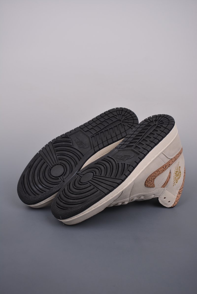 Air Jordan 1 Mid 'White / Brown Toe' view