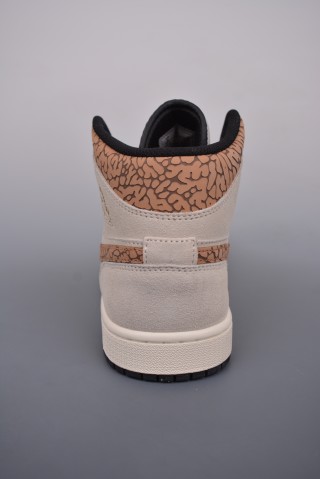 Air Jordan 1 Mid 'White / Brown Toe' view 4