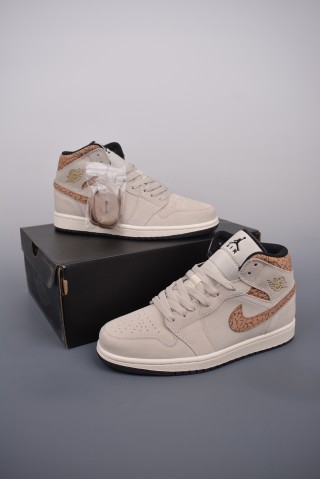 Air Jordan 1 Mid 'White / Brown Toe' view 5