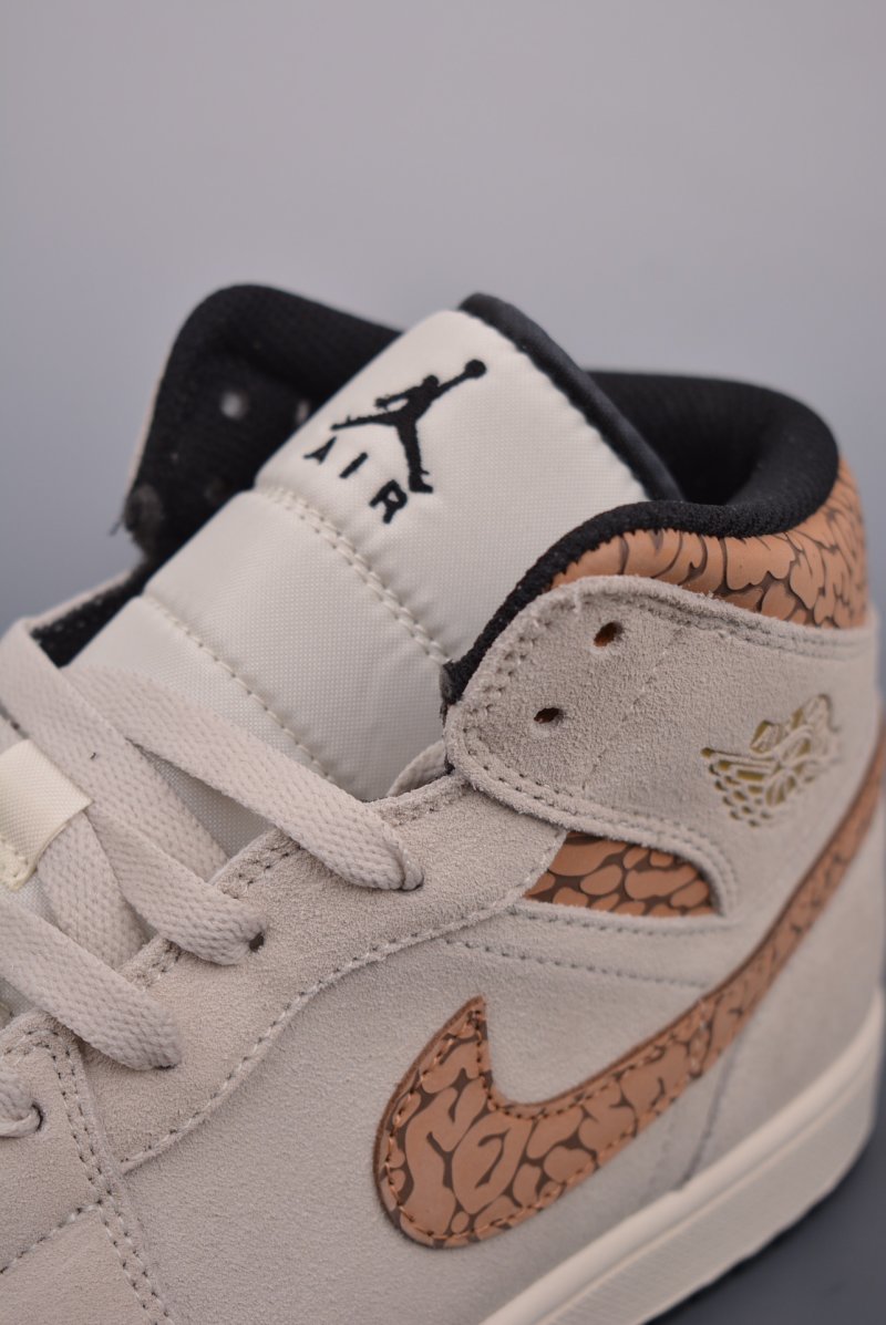 Air Jordan 1 Mid 'White / Brown Toe' view