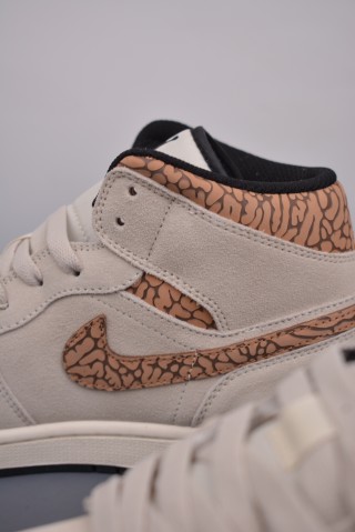 Air Jordan 1 Mid 'White / Brown Toe' view 8