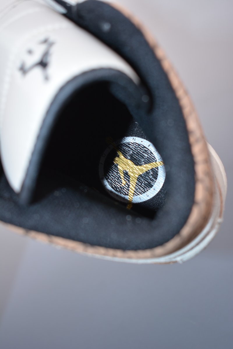 Air Jordan 1 Mid 'White / Brown Toe' view