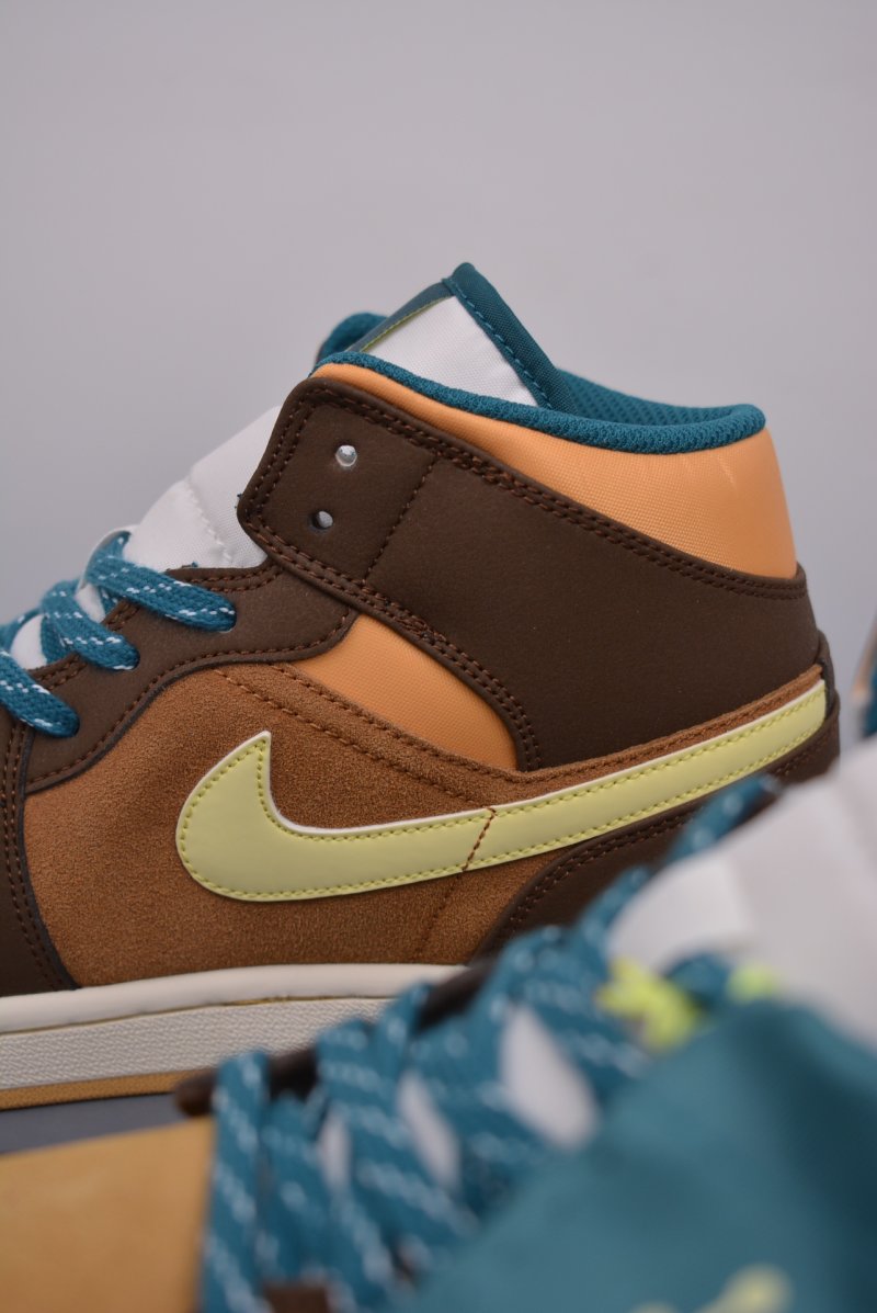 Air Jordan 1 Mid 'Brown / Green Toe' view