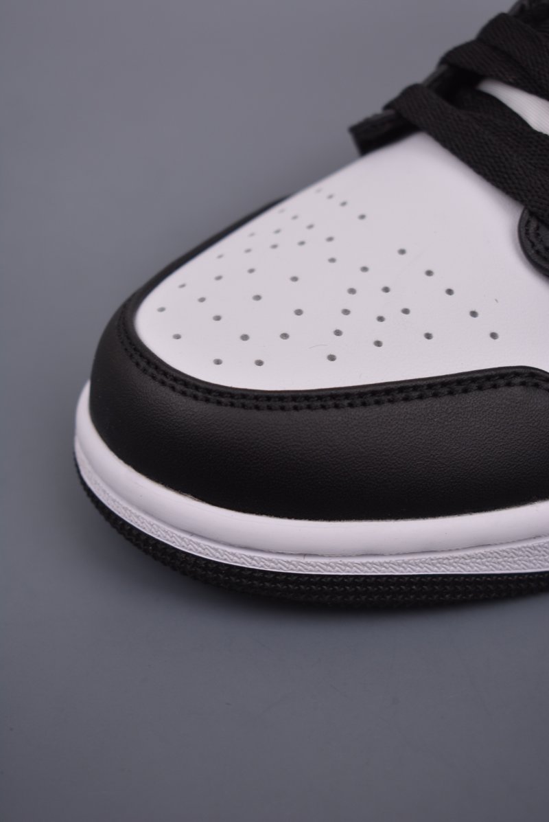 Air Jordan 1 Mid 'Panda' view