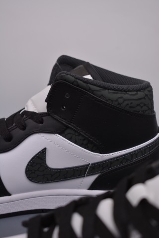 Air Jordan 1 Mid 'Panda' view 8