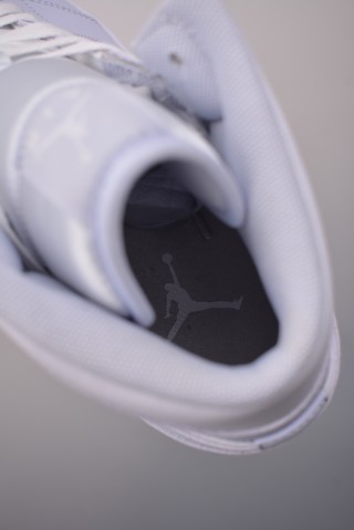 Air Jordan 1 Mid 'White / Blue' view 9