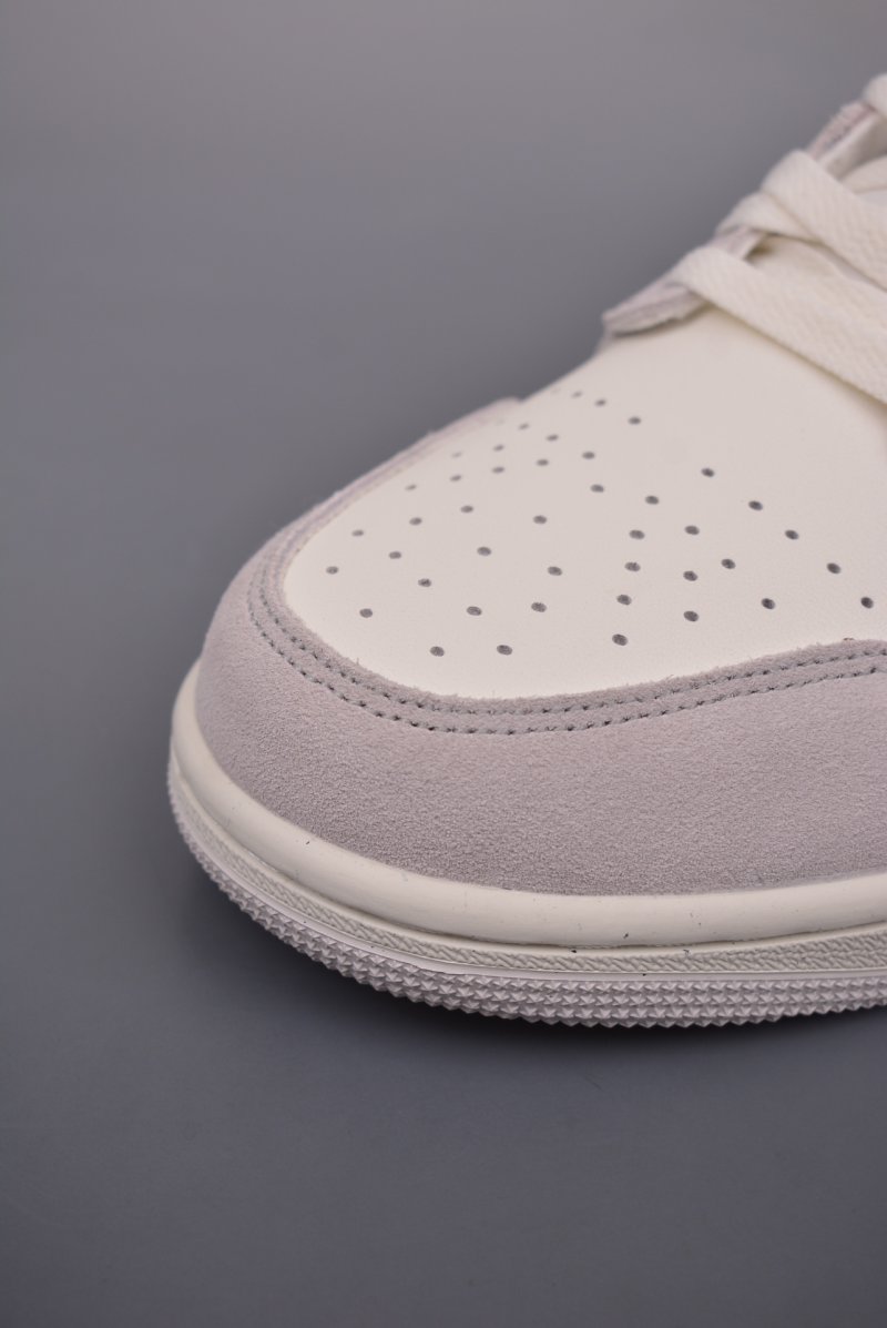 Air Jordan 1 Mid 'Grey / White Toe' view