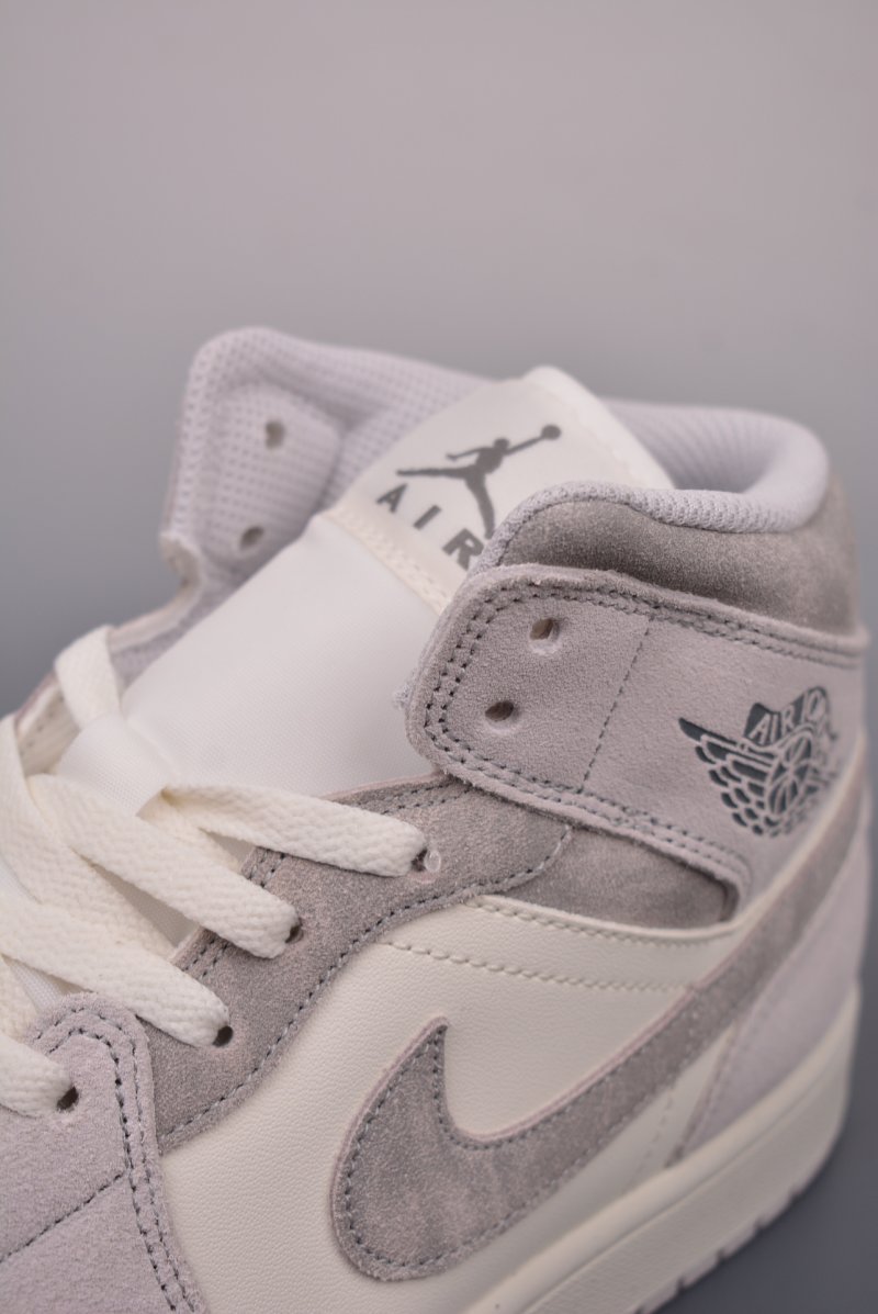 Air Jordan 1 Mid 'Grey / White Toe' view