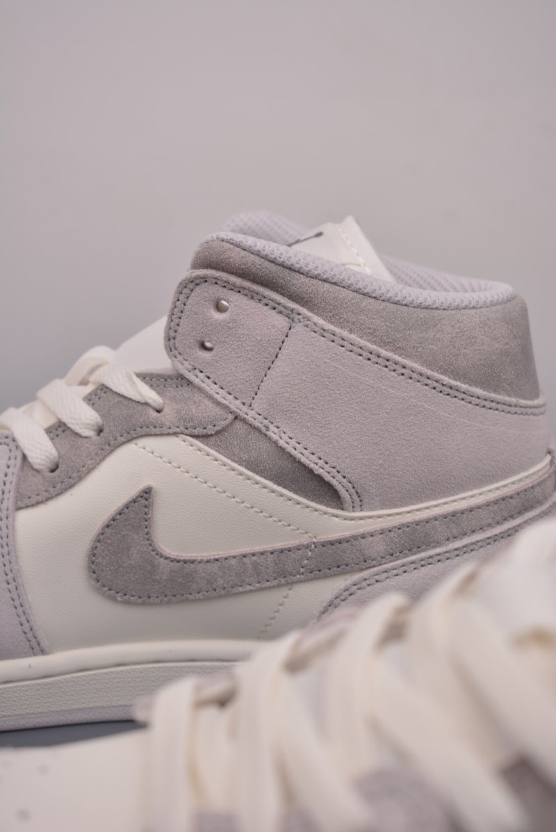 Air Jordan 1 Mid 'Grey / White Toe' view