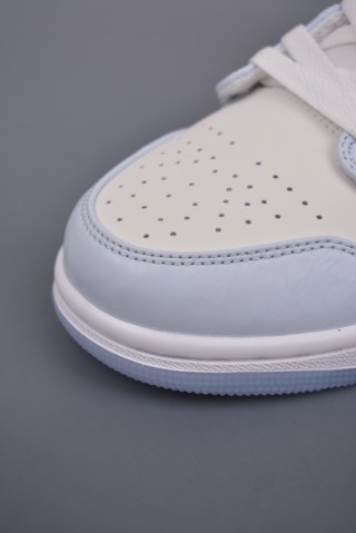 Air Jordan 1 Mid 'Galaxy' view 6