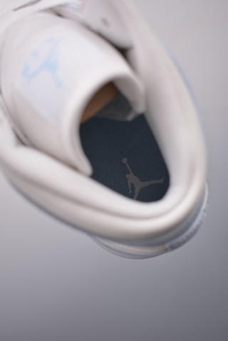 Air Jordan 1 Mid 'Galaxy' view 9