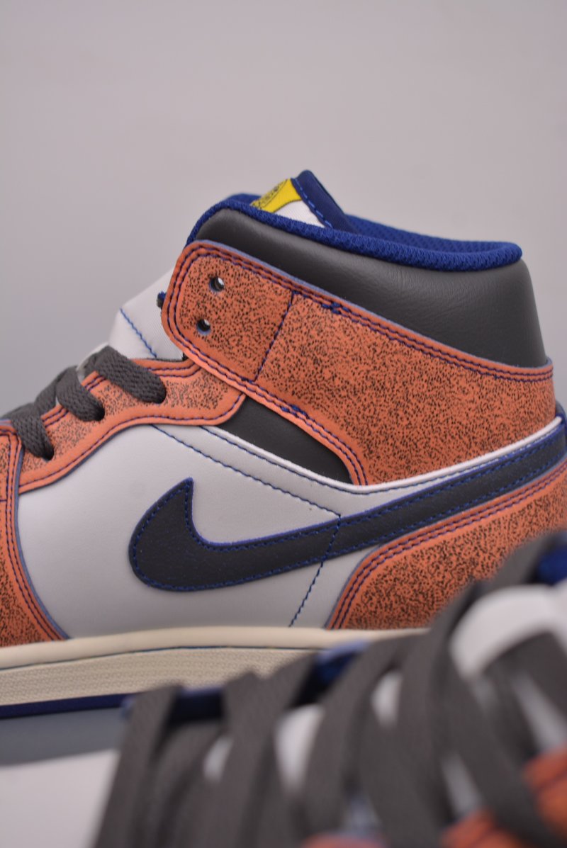 Air Jordan 1 Mid 'White / Orange Toe' view