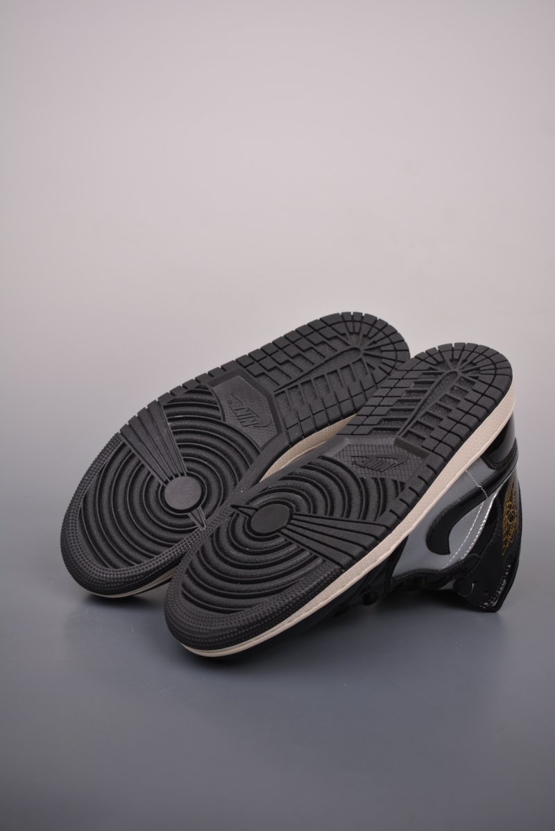 Air Jordan 1 Mid 'Black / Silver' view