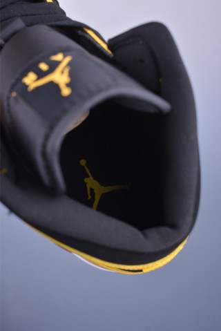 Air Jordan 1 Mid 'Black / Yellow' view 9