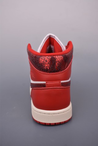 Air Jordan 1 Mid 'Black / Red' view 4