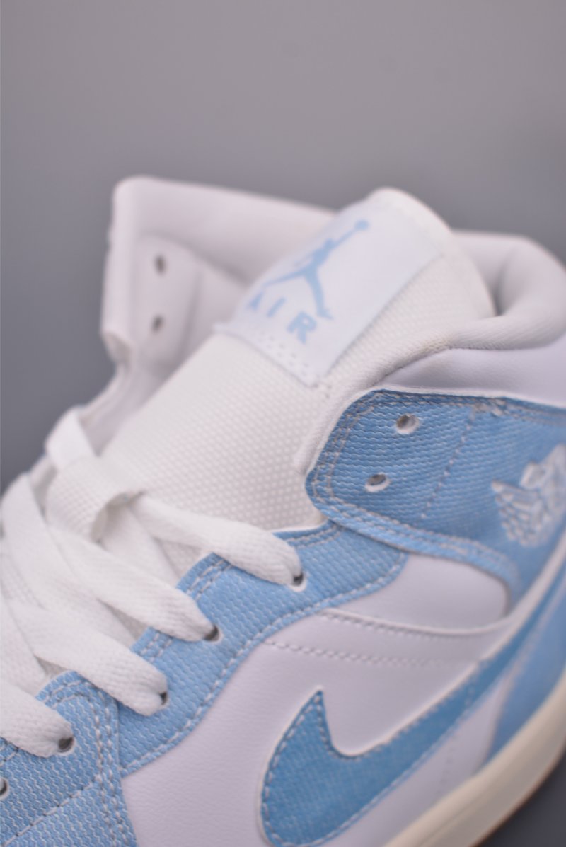 Air Jordan 1 Mid 'White / Blue' view